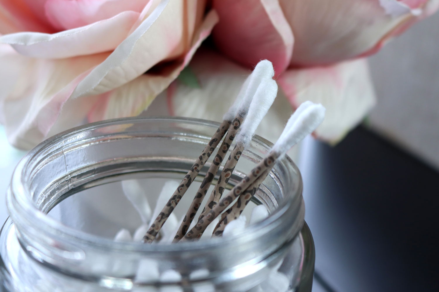 Swisspers leopard print cotton swab sticks